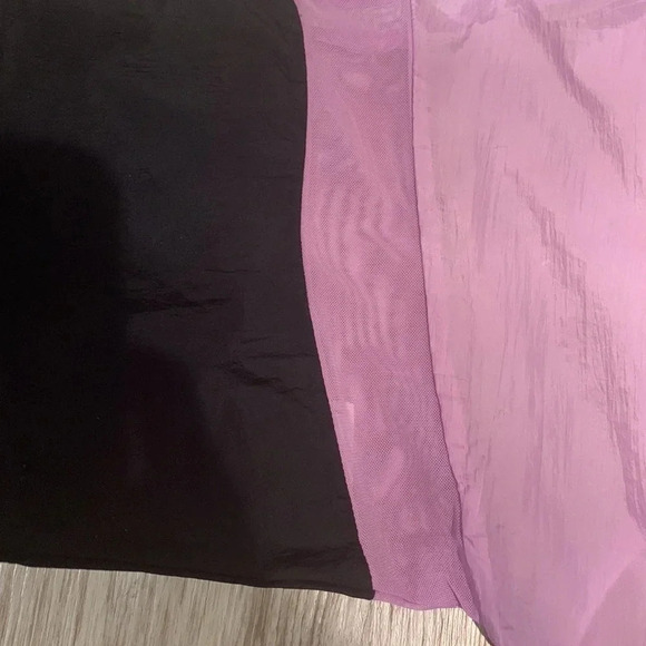 NIKE Women’s Women’s Reflective Jacket New - Picture 9 of 13